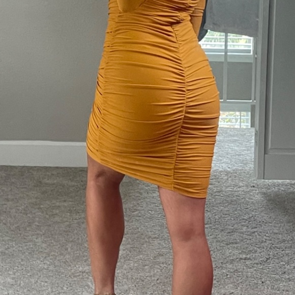 Bodycon dress - Picture 2 of 3